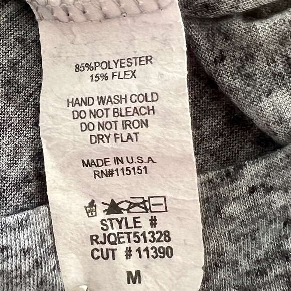 ROMEO & JULIET COUTURE- Rose Printed Top in Grey - Size Medium - Picture 5 of 5